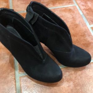 G by guess ankle healed boots